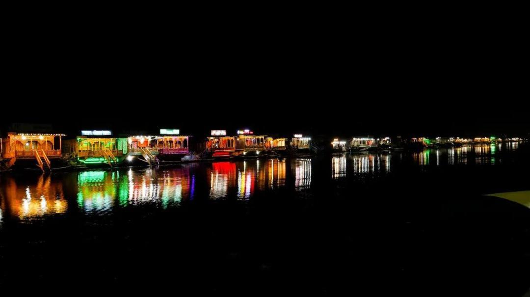 Heritage Shreen Houseboat Srīnagar Buitenkant foto